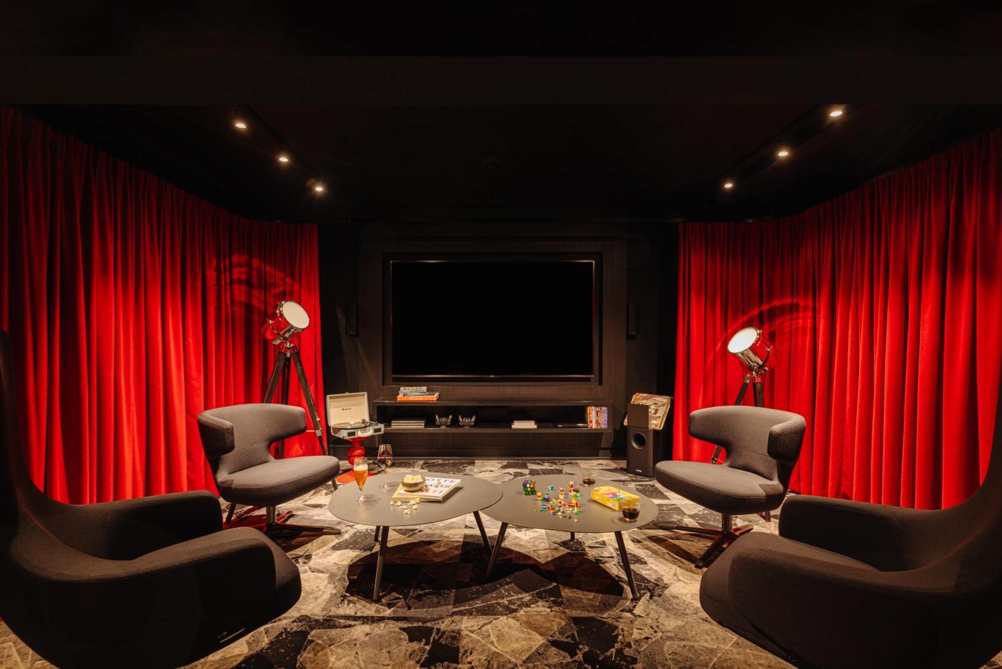 Leonardo Hotel Rotterdam Savoy Esterno foto